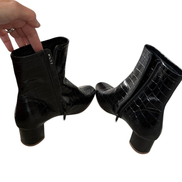 Shoemaker Queen Black Faux Croc Ankle Boots | Size 8 - Picture 4 of 7